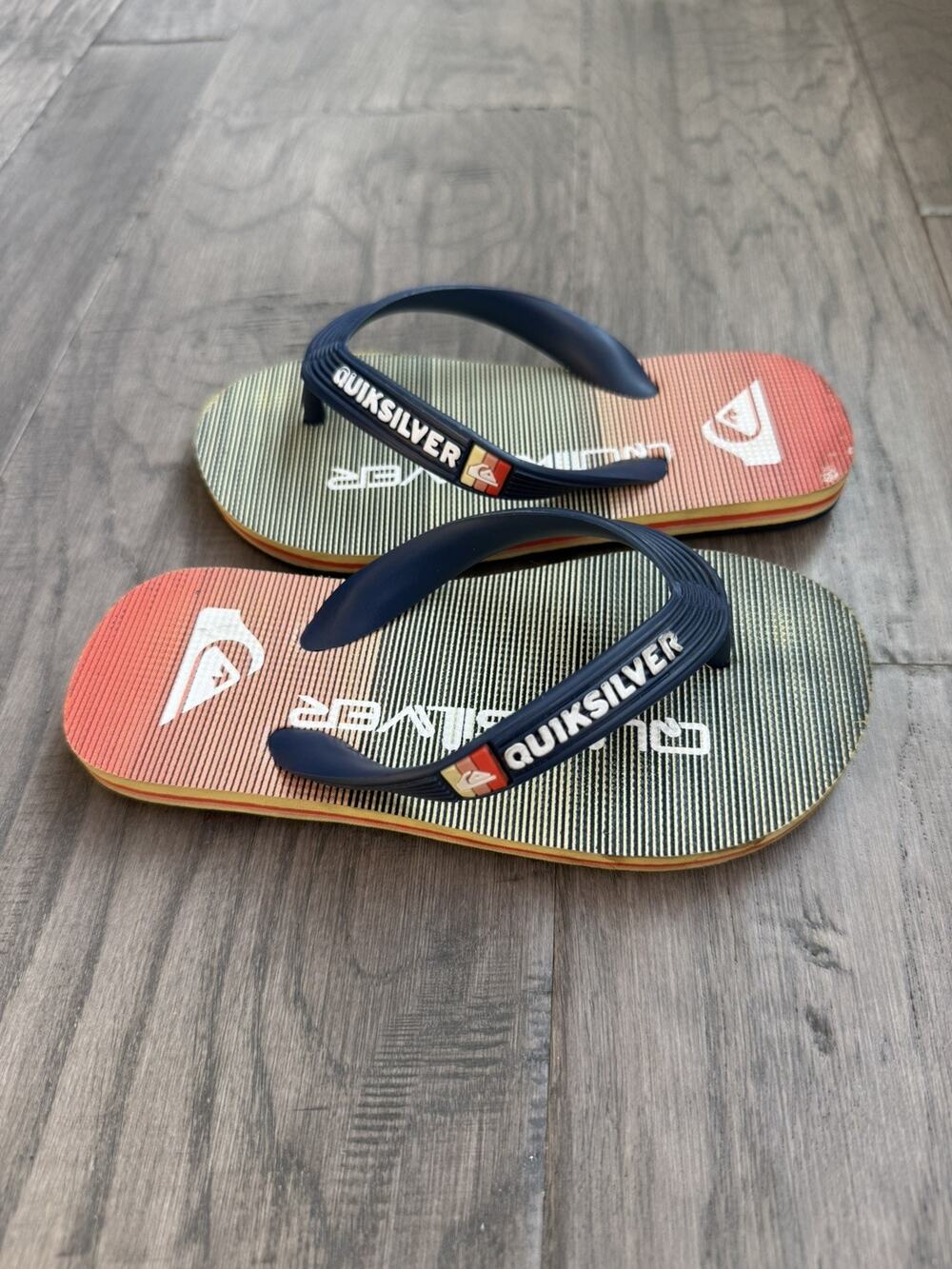 Quiksilver Kids Flip Flops Child Youth Size 11/12 | Beach Pool Summer Sandals